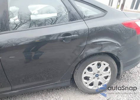 2012 Ford Focus Se z USA, uszkodzony, nr VIN 1FAHP3F26CL421156